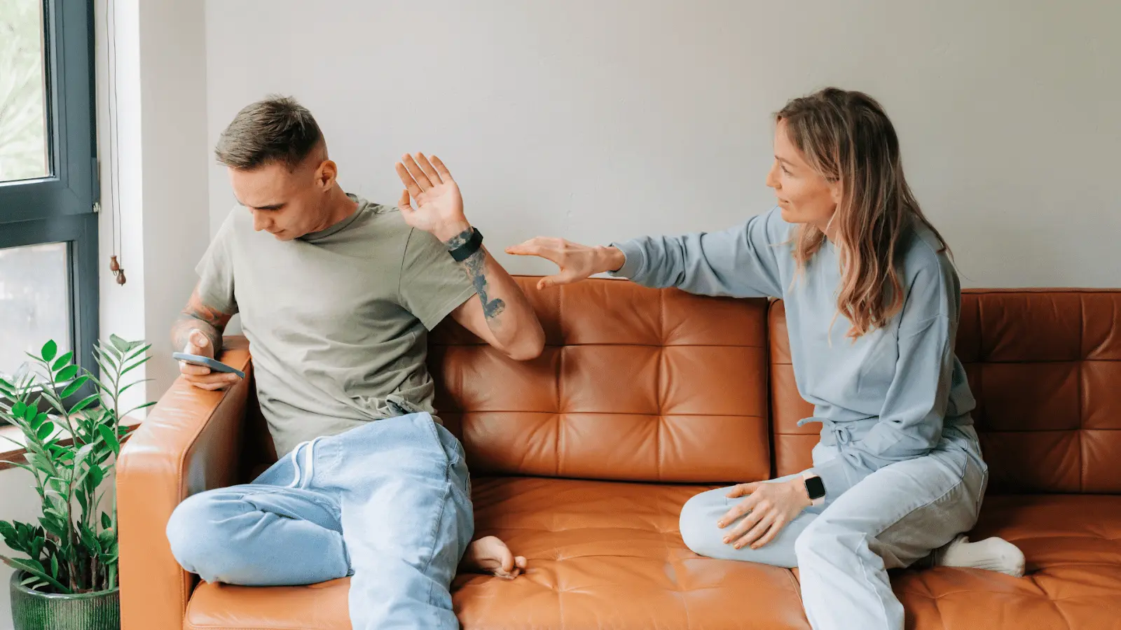 How to Deal With Family Members That Disrespect You (9 Ways)